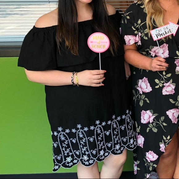 Off shoulder XL black dress with eyelet detail - Picture 5 of 5